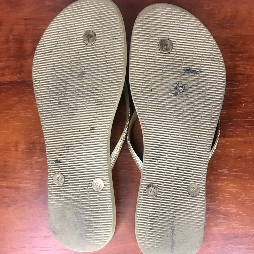 Havaianas Gold Slim Flip Flops w/ Crystal Charm - Picture 4 of 4